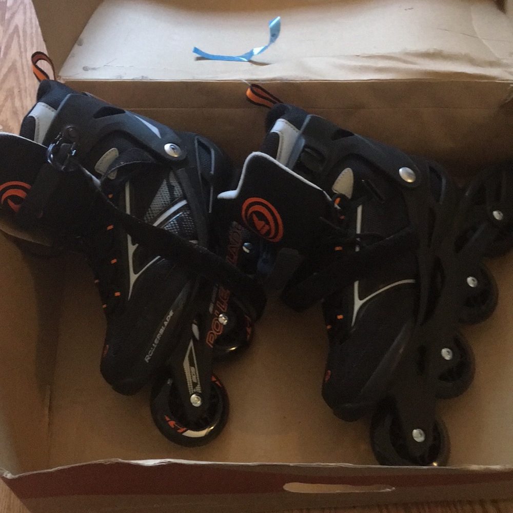 Roller blades